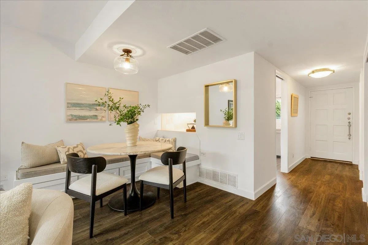 3288 Loma Riviera Drive San Diego, CA 92110 - Photo 5 of 38