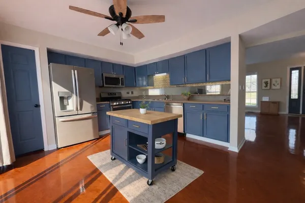 $379,000 | 2467 Deerfield Drive, Aurora, IL 60506