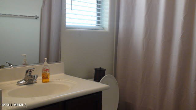 6419 West Beverly Road Laveen, AZ 85339 - Photo 18 of 24 Second Bathroom