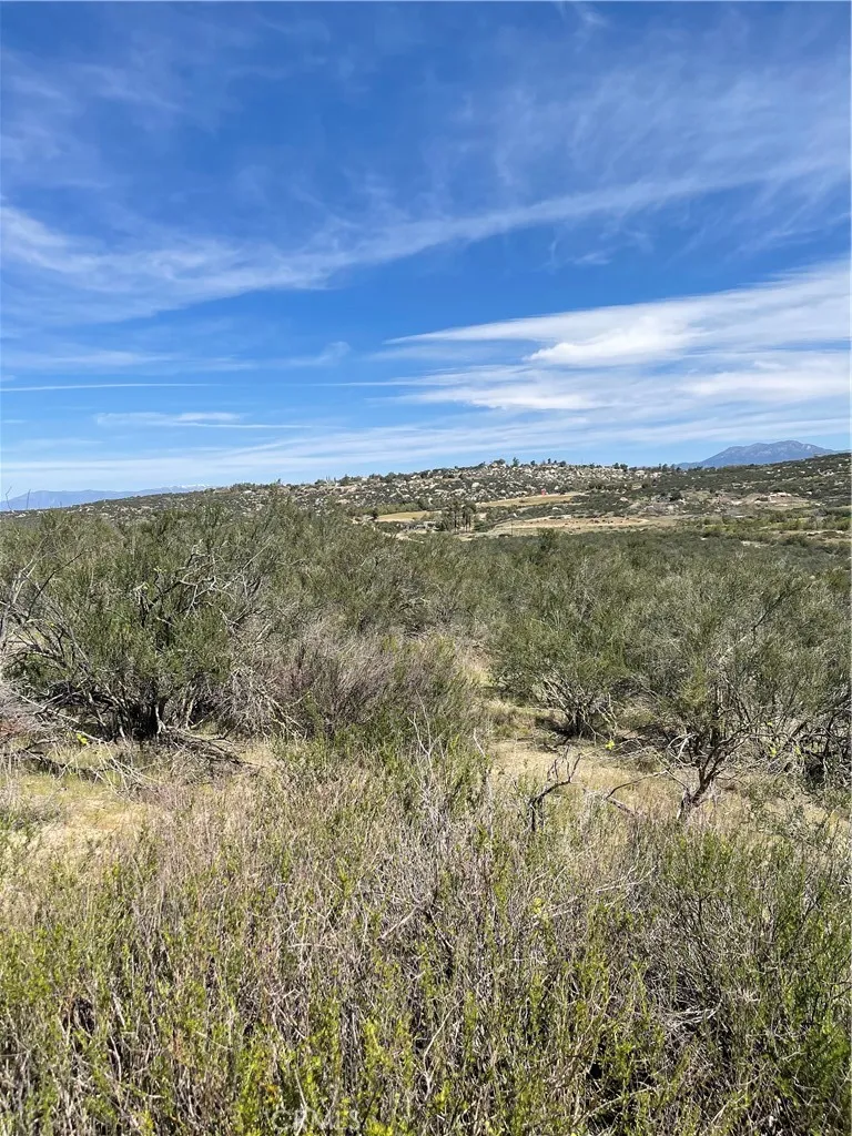 55 Madera Street Hemet, CA 92543 - Photo 3 of 4