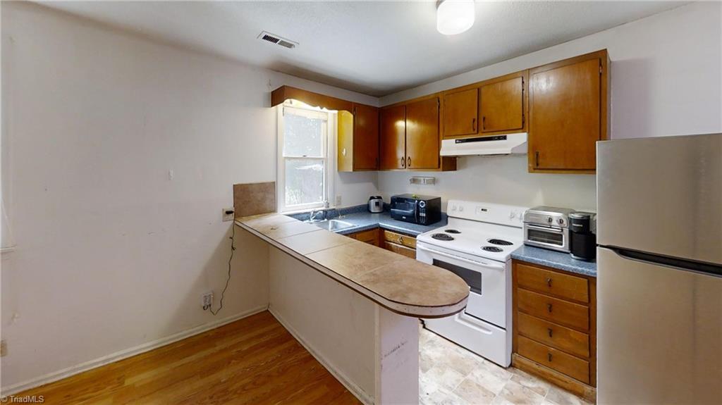 500 Dixie Trail, Unit A Raleigh, NC 27607 - Photo 10 of 50