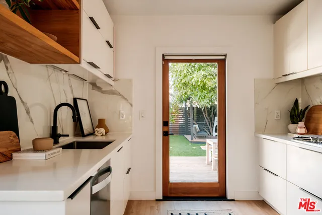 $699,000 | 5922 4th Avenue, Los Angeles, CA 90043