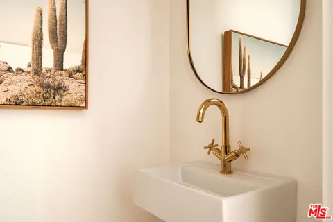 $699,000 | 5922 4th Avenue, Los Angeles, CA 90043