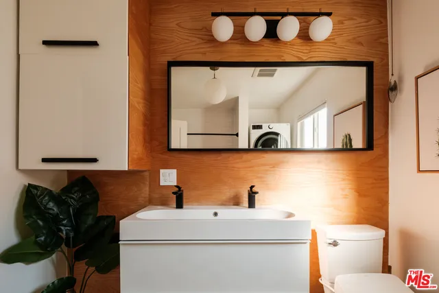 $699,000 | 5922 4th Avenue, Los Angeles, CA 90043