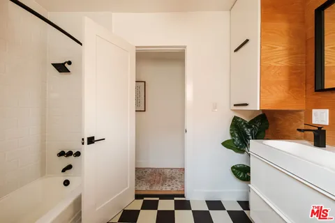 $699,000 | 5922 4th Avenue, Los Angeles, CA 90043