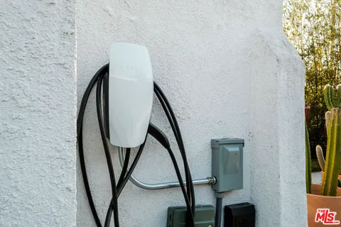 $699,000 | 5922 4th Avenue, Los Angeles, CA 90043