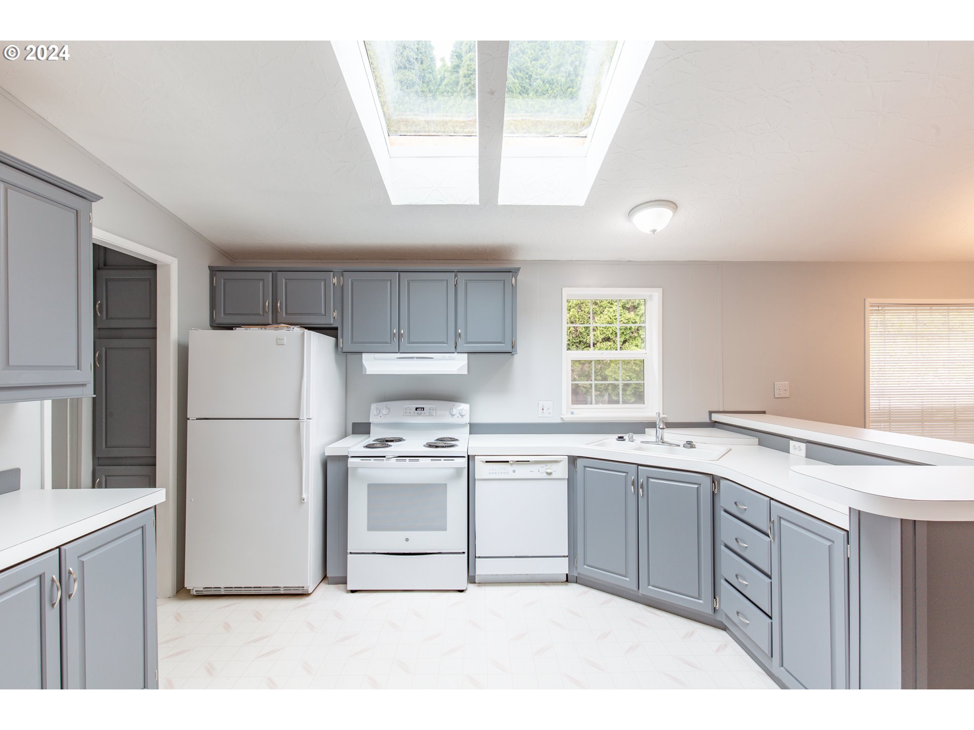 752 South Grice Loop Jefferson, OR 97352 - Photo 12 of 39 Gallery Image 12