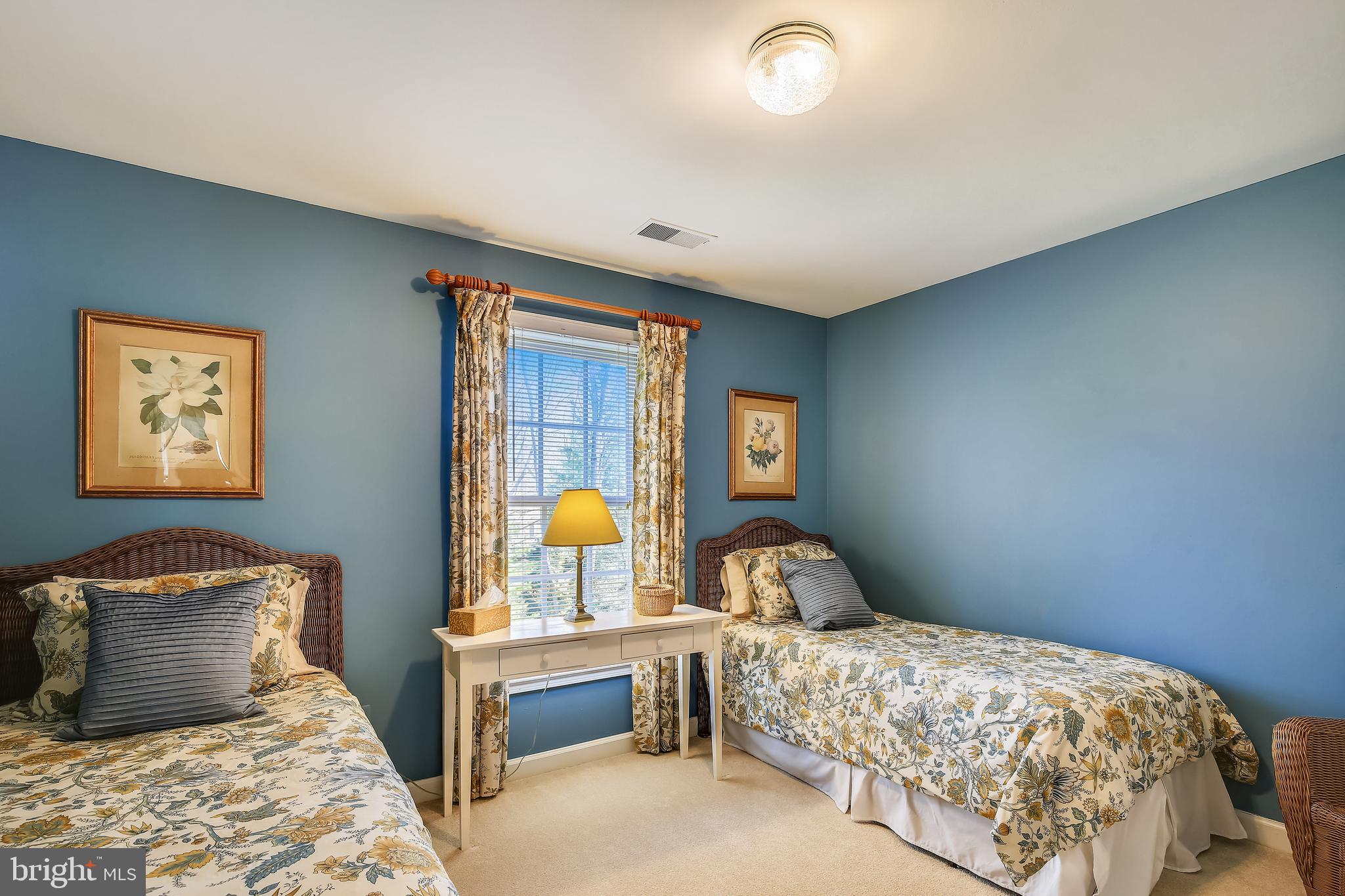 4625 Sutton Oaks Drive Chantilly, VA 20151 - Photo 31 of 60 3rd bedroom on first upper level