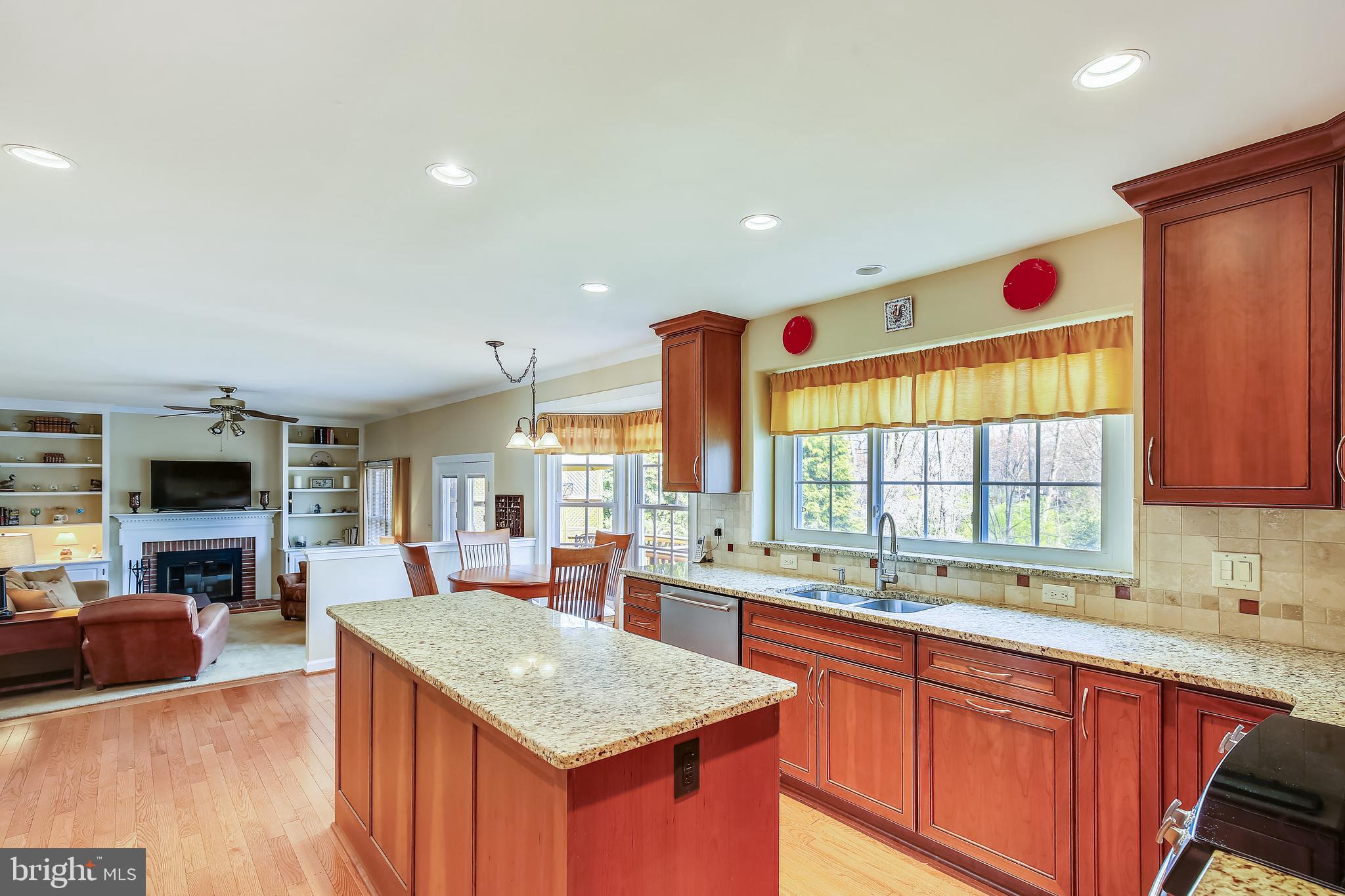 4625 Sutton Oaks Drive Chantilly, VA 20151 - Photo 5 of 60 Updated kitchen with 2nd oven in island