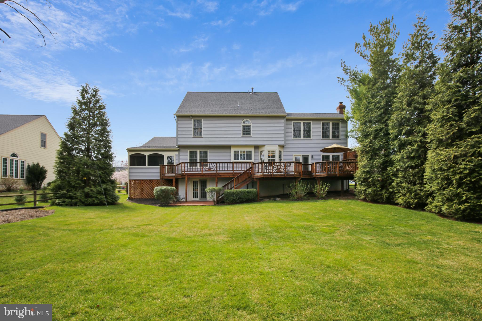 4625 Sutton Oaks Drive Chantilly, VA 20151 - Photo 54 of 60 Incredible backayrd!