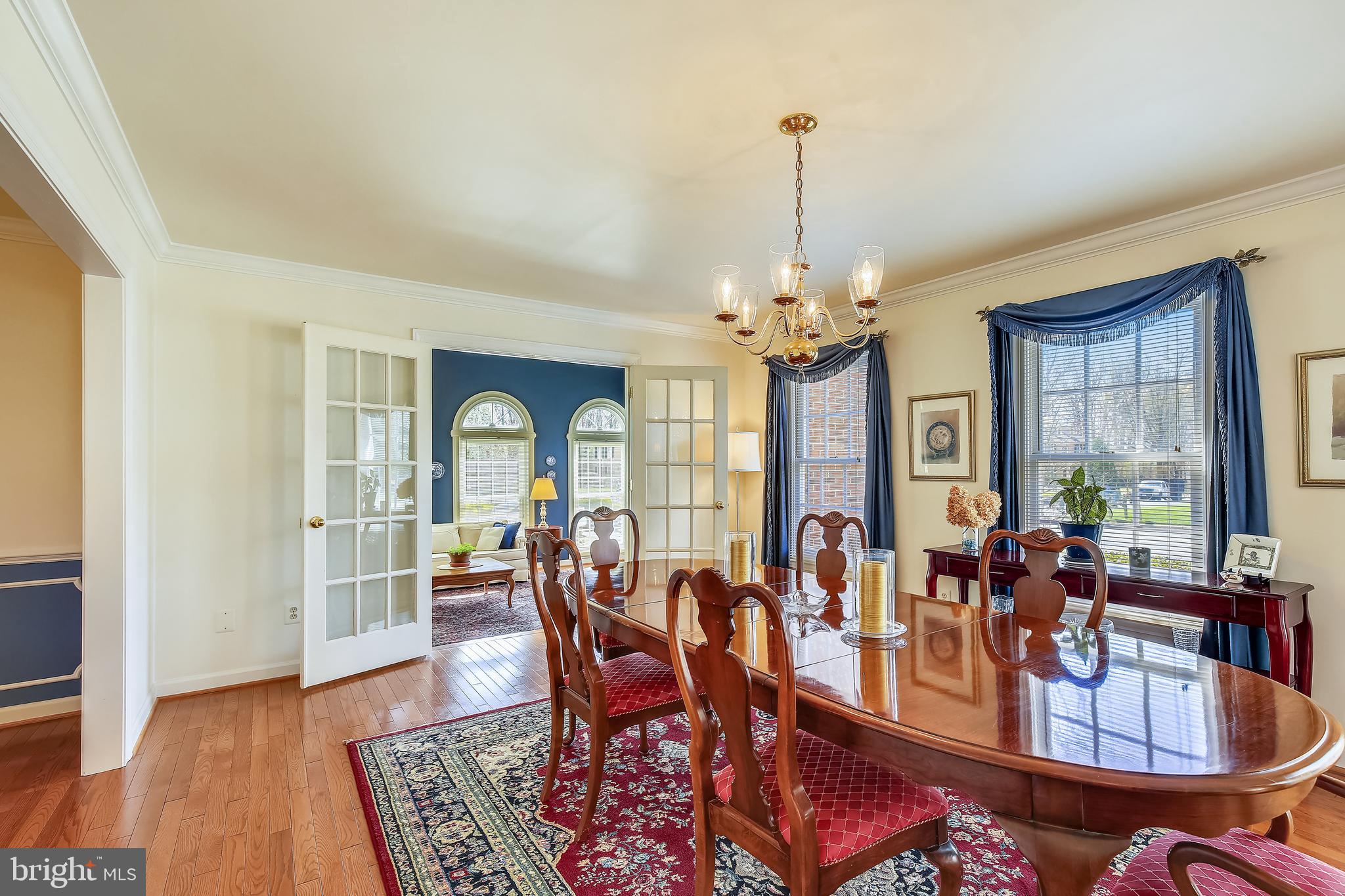 4625 Sutton Oaks Drive Chantilly, VA 20151 - Photo 8 of 60 Open to Sunroom