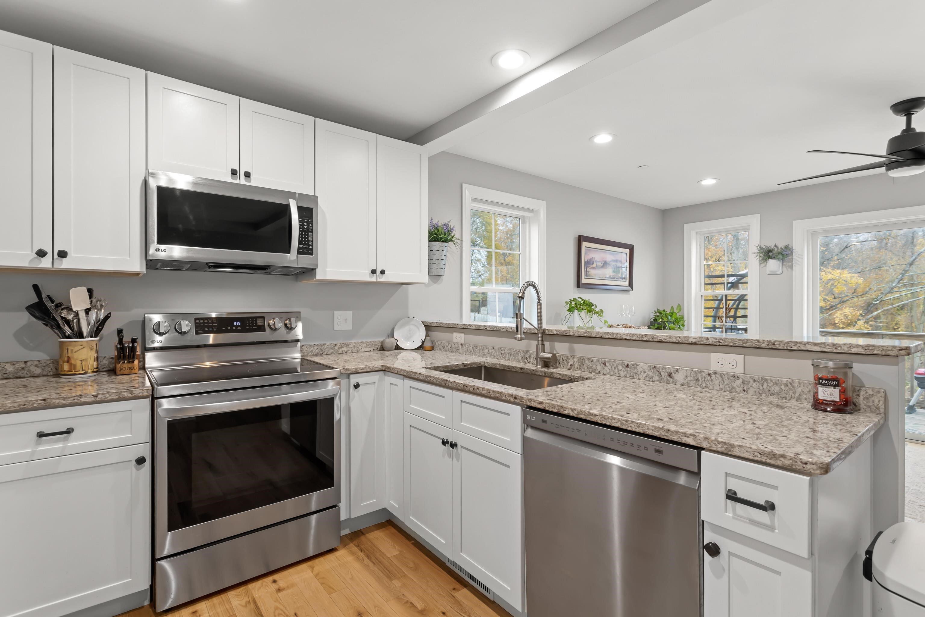 18 Maple Street, Unit 1 Derry, NH 03038 - Photo 7 of 31