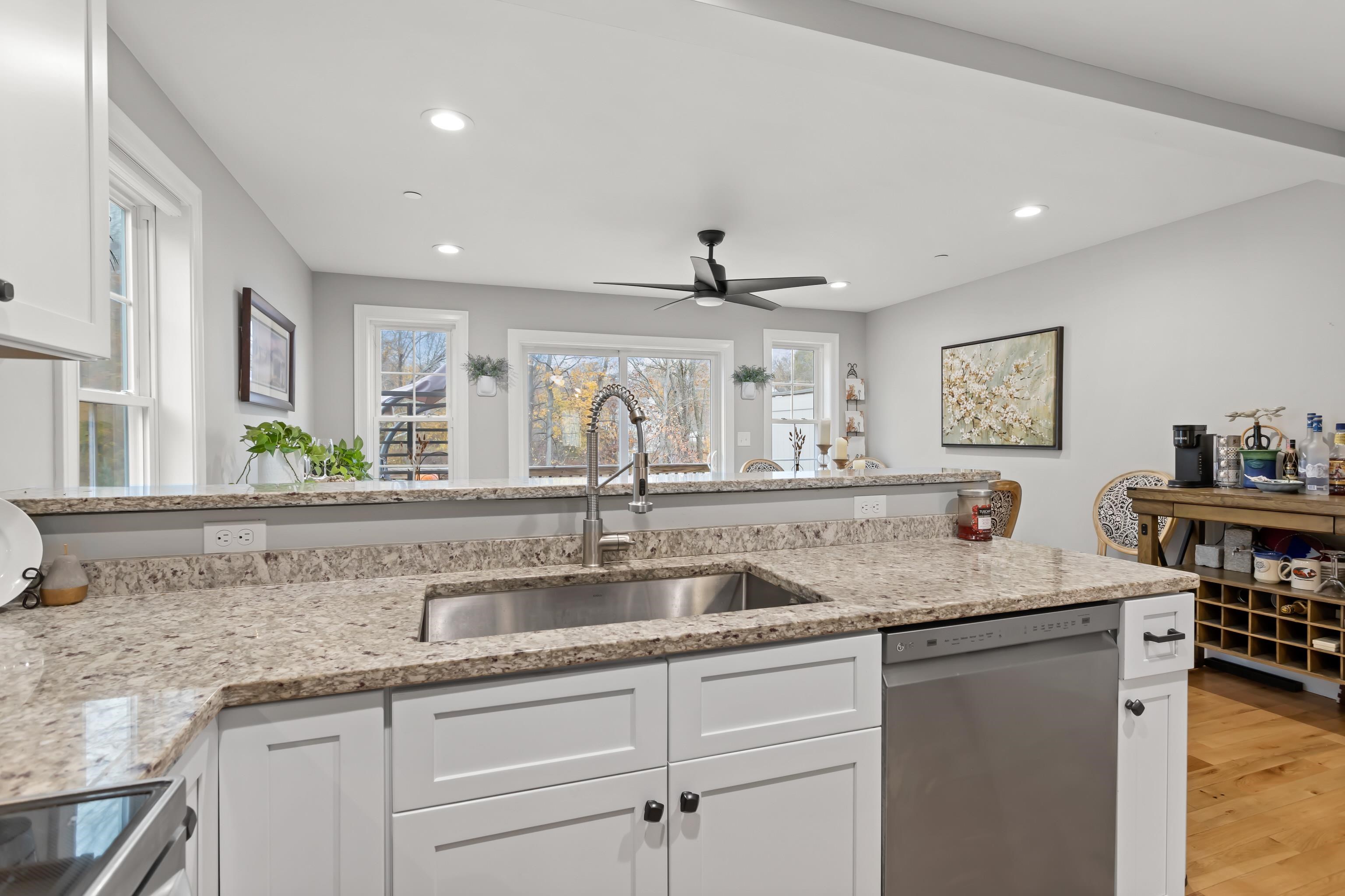 18 Maple Street, Unit 1 Derry, NH 03038 - Photo 9 of 31