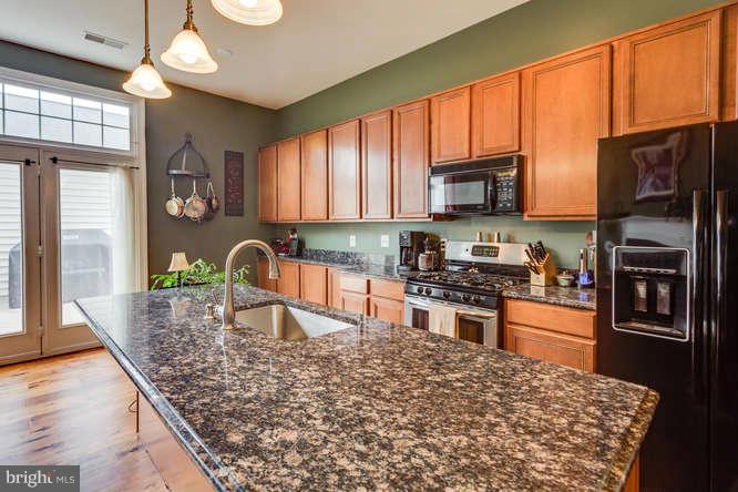 9233 Ribbon Falls Loop Bristow, VA 20136 - Photo 10 of 29 Kitchen