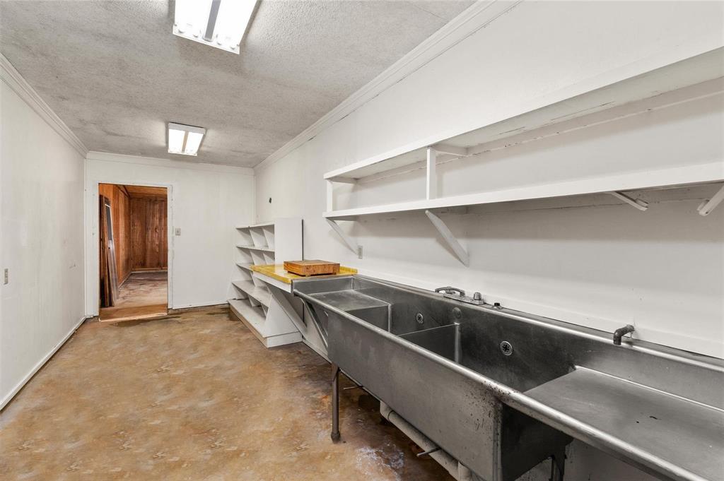 10307 Pirogue Road Oil City, LA 71061 - Photo 38 of 39 a view of a room with gym equipment