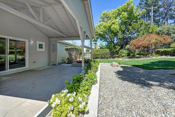 $575,000 | 5824 Hesper Way, Carmichael, CA 95608