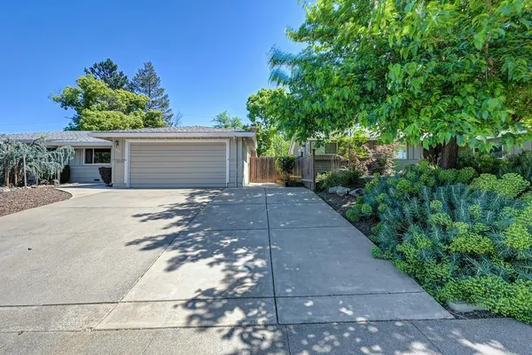$575,000 | 5824 Hesper Way, Carmichael, CA 95608