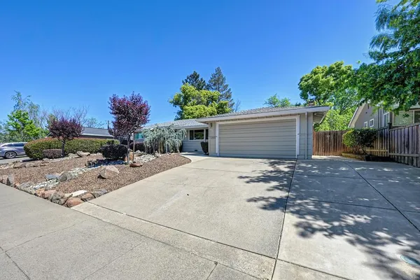 $575,000 | 5824 Hesper Way, Carmichael, CA 95608