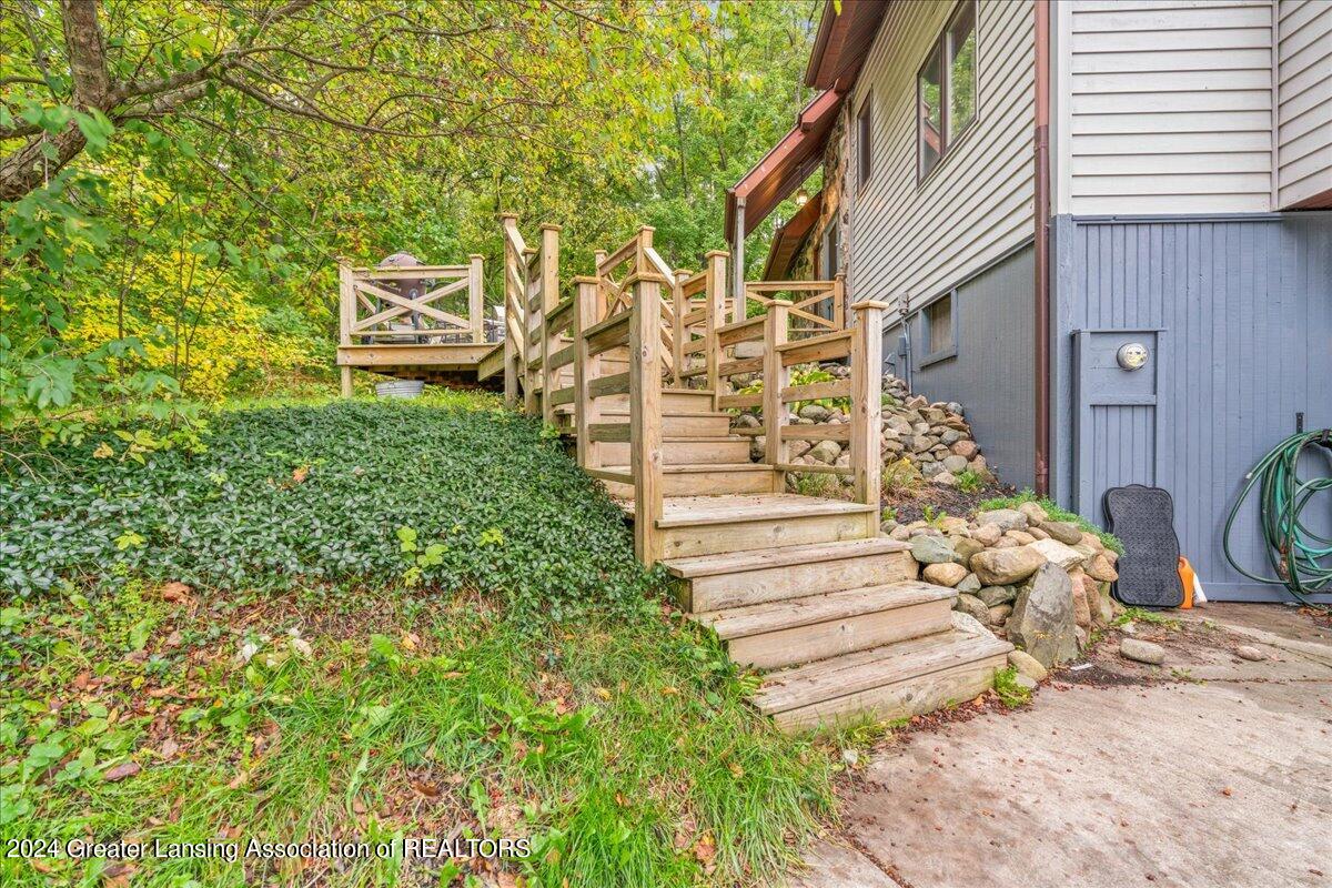 823 Wolverine Road Mason, MI 48854 - Photo 31 of 47 Deck
