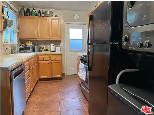 $1,295,000 | 15031-15033 Hartland Street, Van Nuys, CA 91405