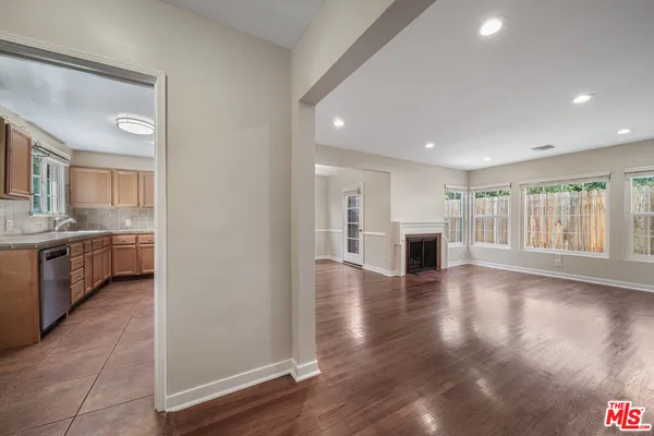 $1,197,000 | 15031-15033 Hartland Street, Van Nuys, CA 91405