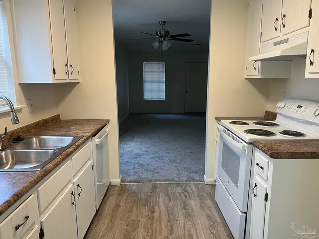 $1,350 | 1267 Redwood Lane, Unit C, Gulf Breeze, FL 32563