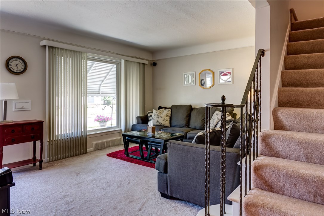30334 Powell Road Willowick, OH 44095 - Photo 8 of 23