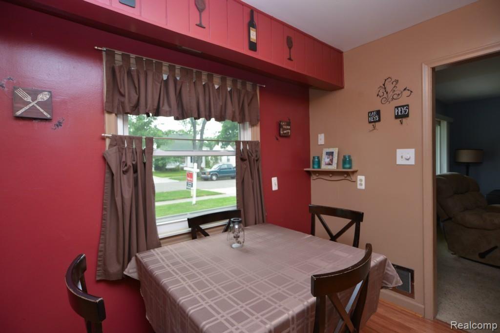 1434 Oakley Road Clawson, MI 48017 - Photo 15 of 23 7_7L8F8N_still_ki-area.jpg