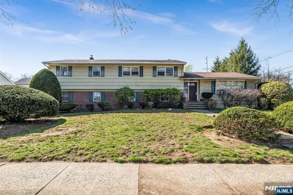 $3,995 | 204 Tryon Place, Paramus, NJ 07652