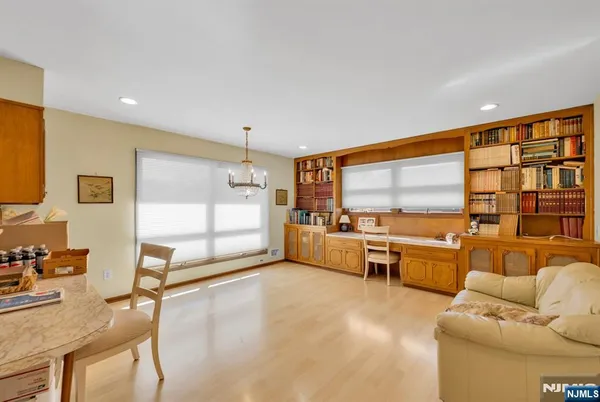 $3,995 | 204 Tryon Place, Paramus, NJ 07652