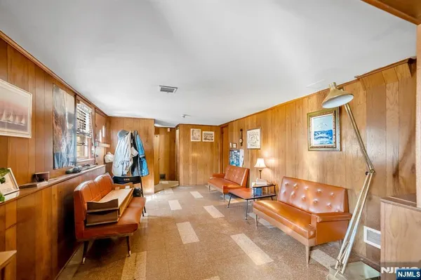 $3,995 | 204 Tryon Place, Paramus, NJ 07652