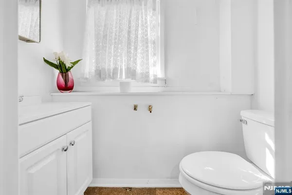 $3,995 | 204 Tryon Place, Paramus, NJ 07652