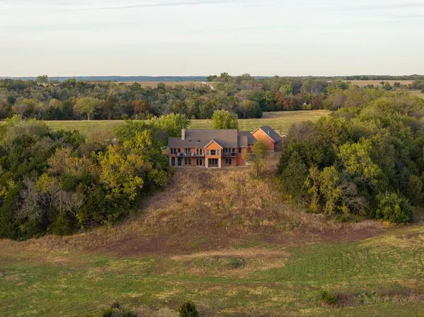 $1,079,176 | 31620 West 2400th Road, Greeley, KS 66033