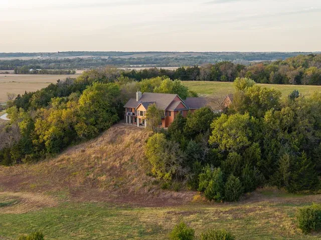 $1,079,176 | 31620 West 2400th Road, Greeley, KS 66033