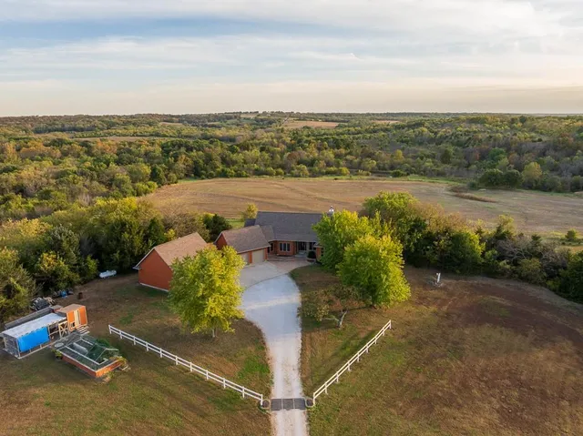 $1,079,176 | 31620 West 2400th Road, Greeley, KS 66033