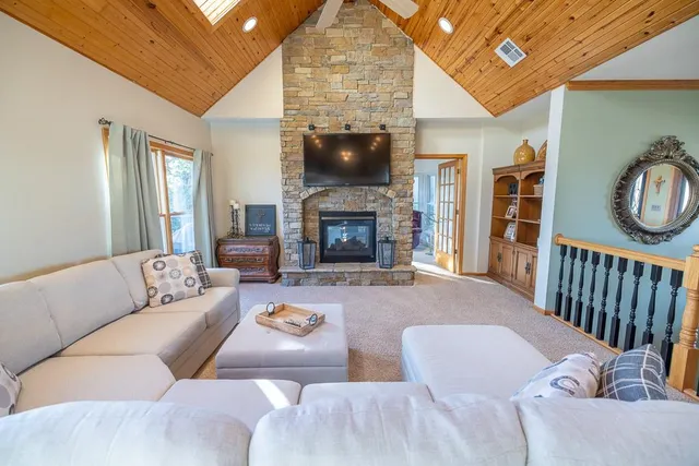 $1,079,176 | 31620 West 2400th Road, Greeley, KS 66033