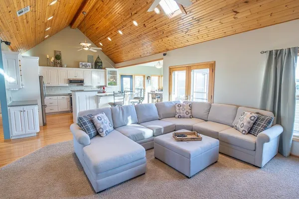 $1,079,176 | 31620 West 2400th Road, Greeley, KS 66033