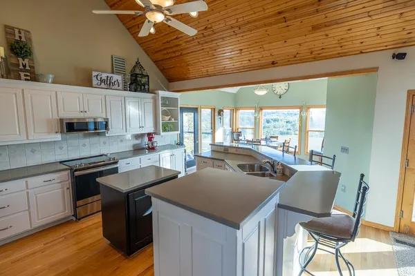 $1,079,176 | 31620 West 2400th Road, Greeley, KS 66033