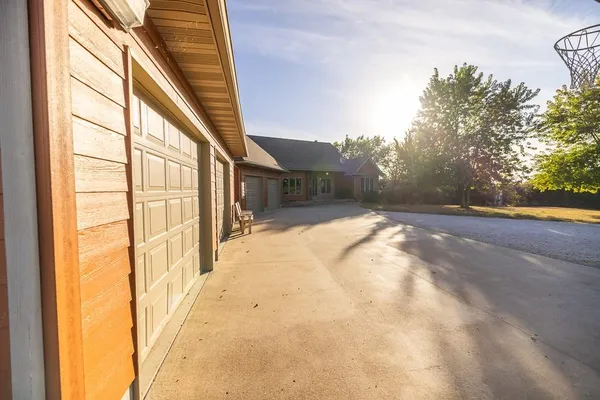 $1,079,176 | 31620 West 2400th Road, Greeley, KS 66033