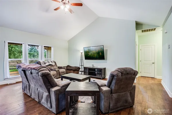 $670,000 | 36612 2nd Avenue South, Roy, WA 98580