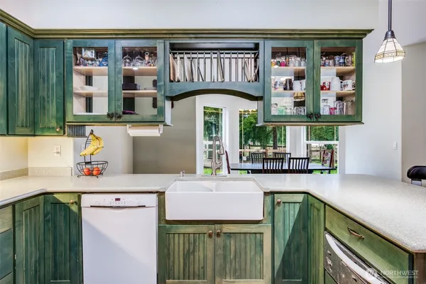 $670,000 | 36612 2nd Avenue South, Roy, WA 98580