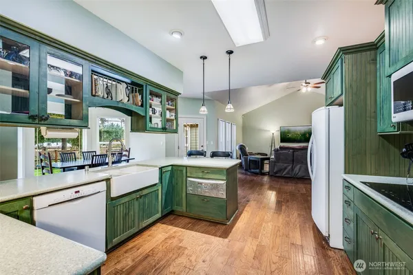 $670,000 | 36612 2nd Avenue South, Roy, WA 98580