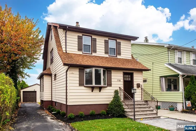 $579,900 | 118 Rutherford Avenue, Lyndhurst, NJ 07071