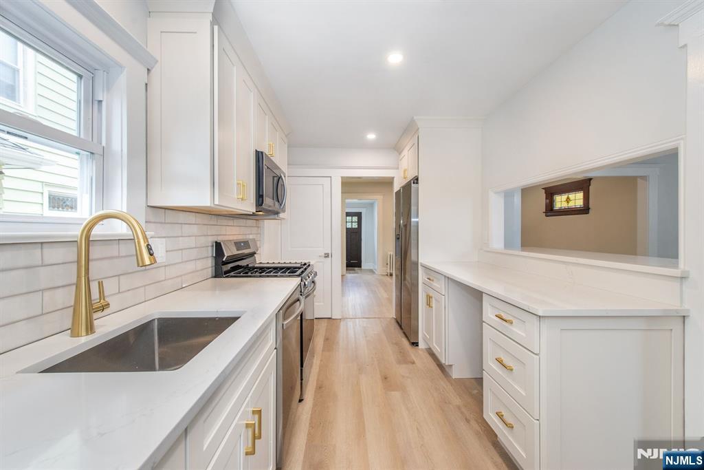 118 Rutherford Avenue Lyndhurst, NJ 07071 - Photo 2 of 23