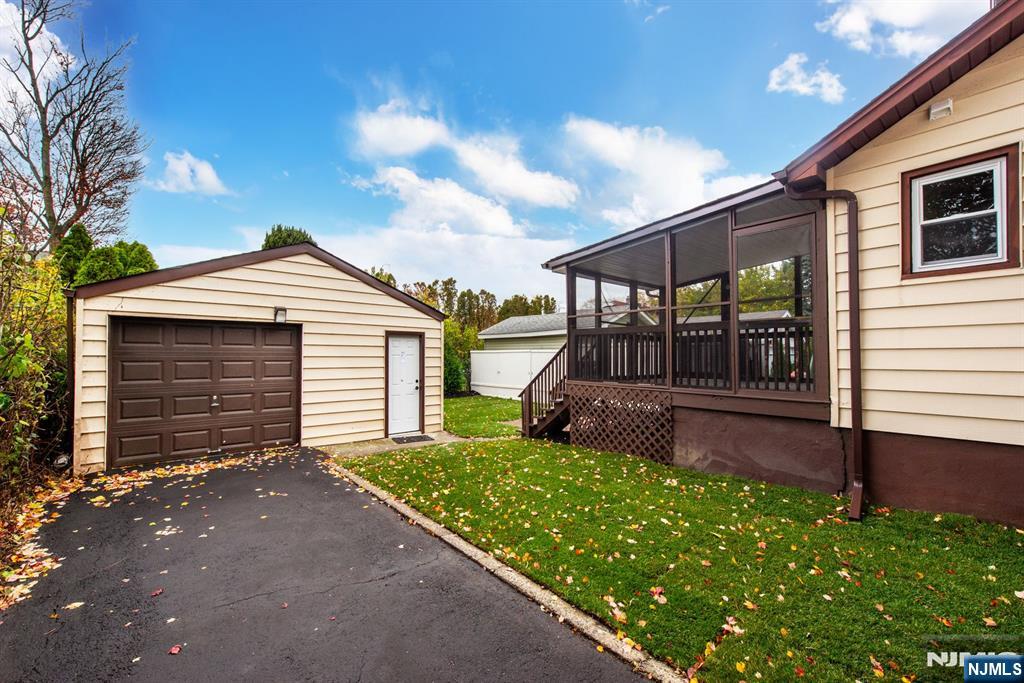 118 Rutherford Avenue Lyndhurst, NJ 07071 - Photo 22 of 23