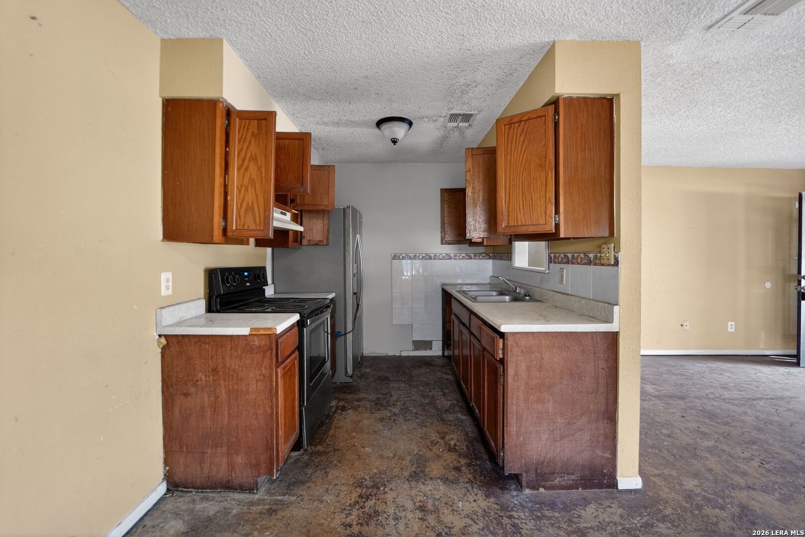 1120 Fort Clark Road Uvalde, TX 78801 - Photo 11 of 29