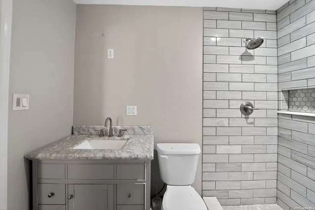 $124,000 | 1120 Fort Clark Road, Uvalde, TX 78801