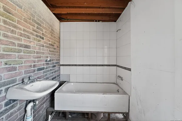 $89,000 | 1120 Fort Clark Road, Uvalde, TX 78801