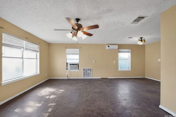 $89,000 | 1120 Fort Clark Road, Uvalde, TX 78801