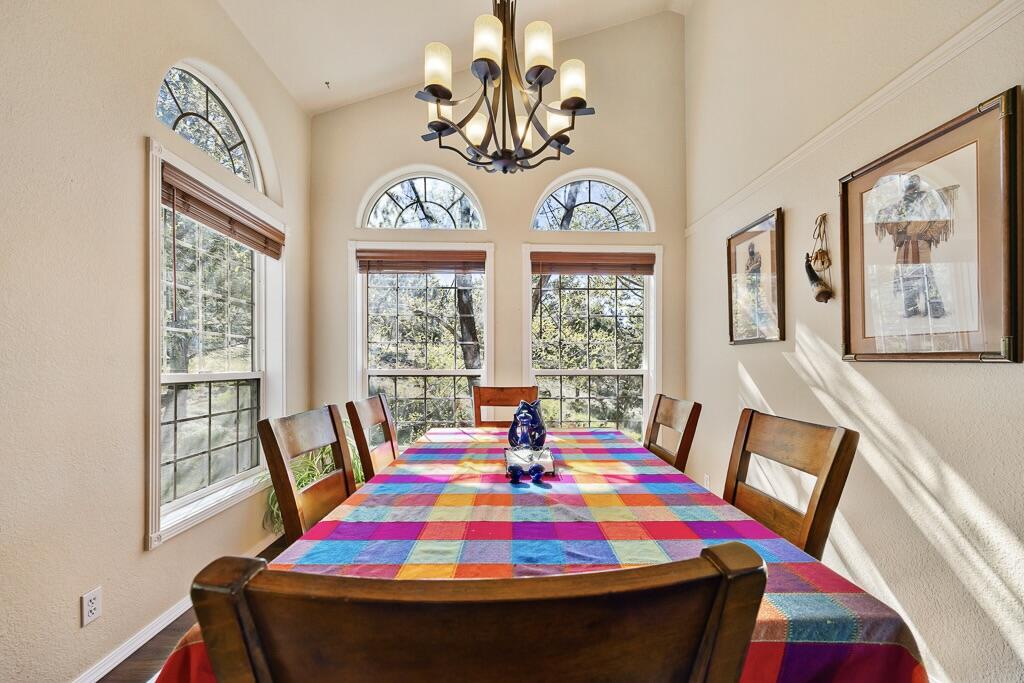 13351 Crystal Springs Road Klamath Falls, OR 97603 - Photo 20 of 51 a dining room with furniture and window